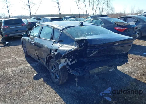 2025 Kia K4 Lxs from USA, damaged, VIN 3KPFT4DE8SE194687